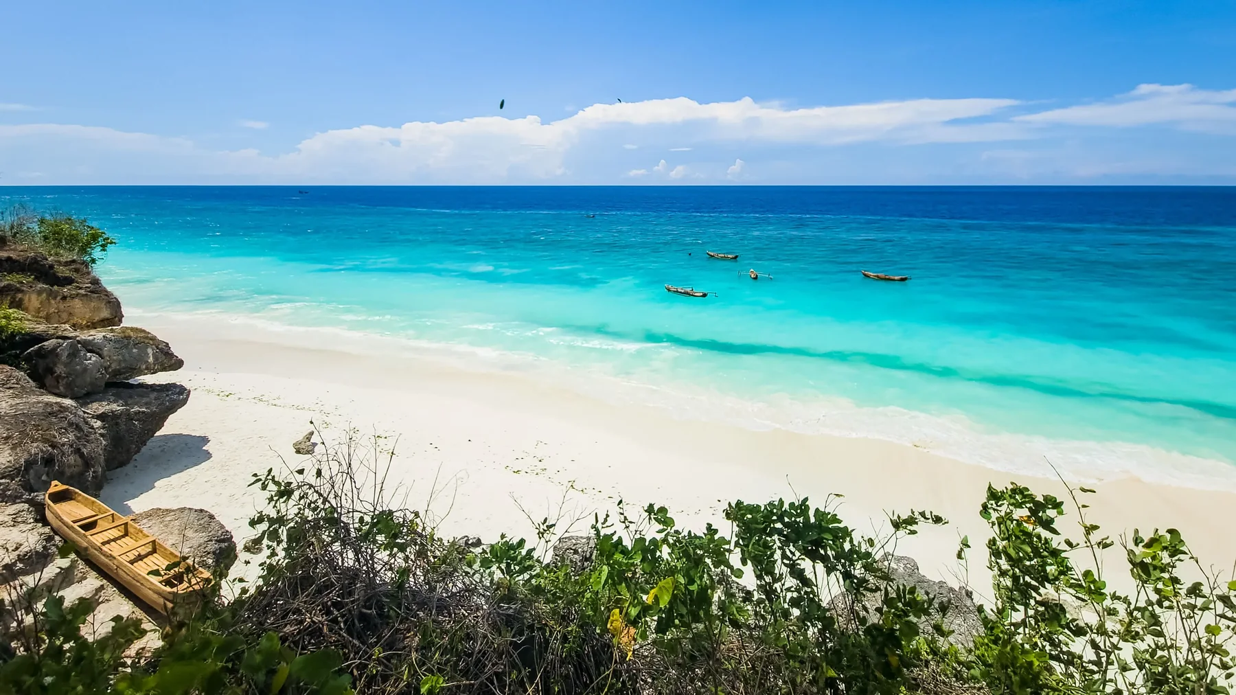 A bright turquoise Zanzibar beach